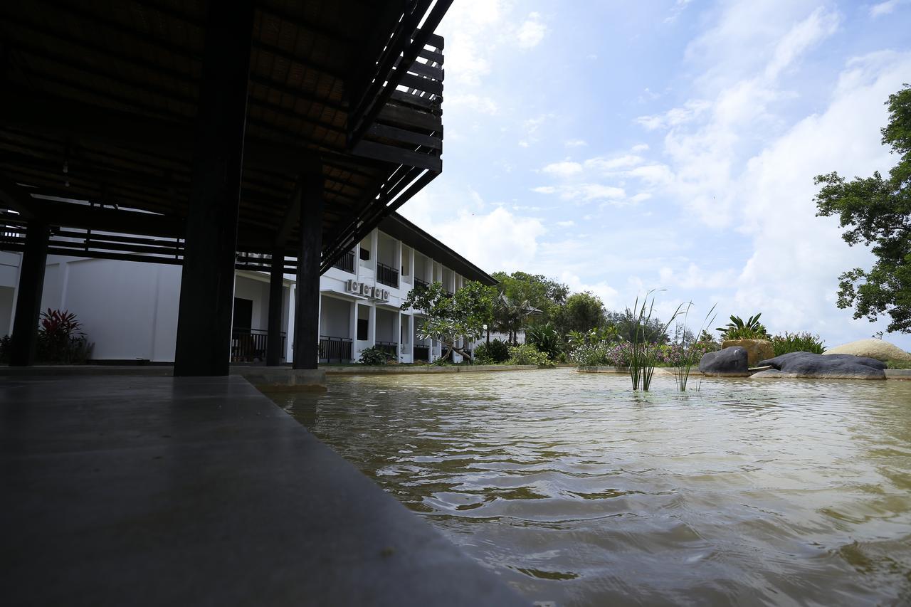 Kahyangan Resort Singkawang Esterno foto